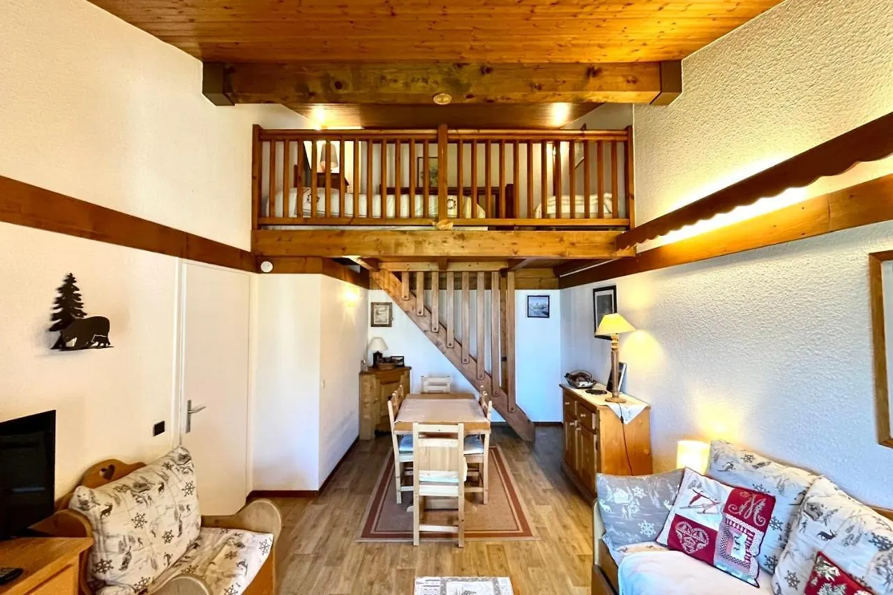 Beautiful Apartment With Balcony And Great View ! Combloux