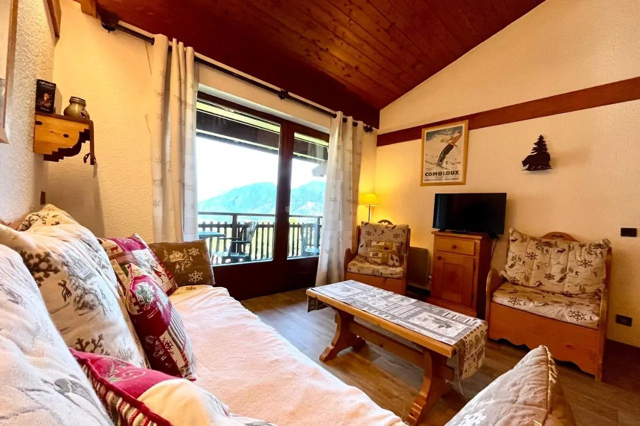 Beautiful Apartment With Balcony And Great View ! コンブルー フランス